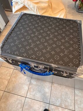 Louis Vuitton Black and Grey Watch Storage Trunk